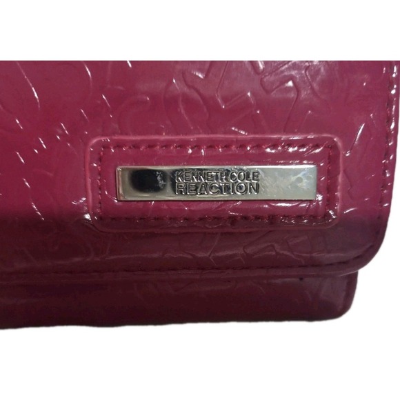 Kenneth Cole Reaction Pink Patent Leather Tri-Fold Wallet - Picture 2 of 6